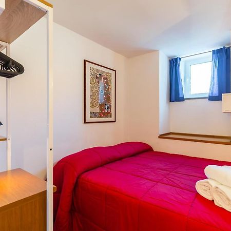 Parthenope'S Eye On The Seafront By Napoliapartments Extérieur photo