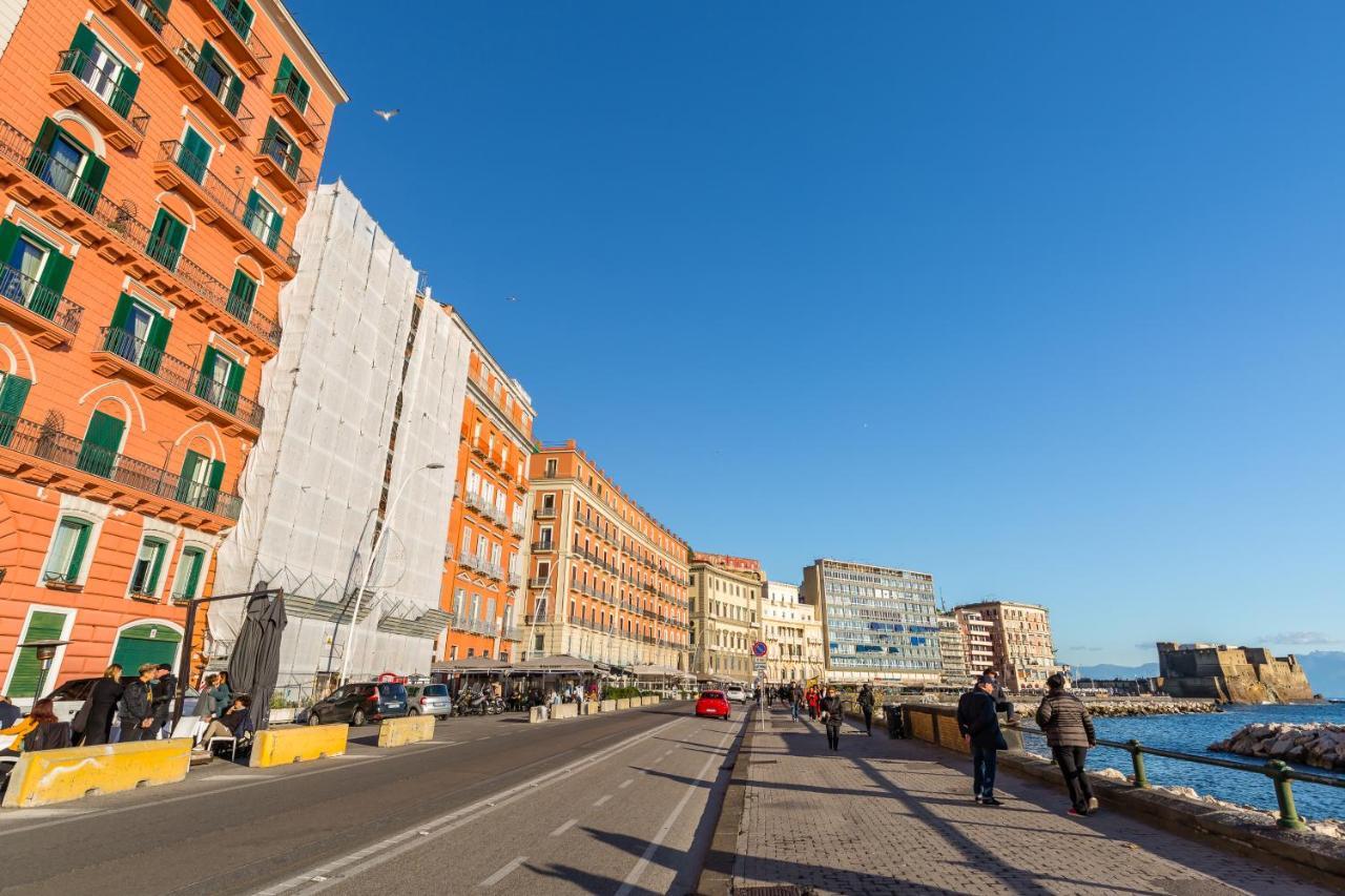 Parthenope'S Eye On The Seafront By Napoliapartments Extérieur photo