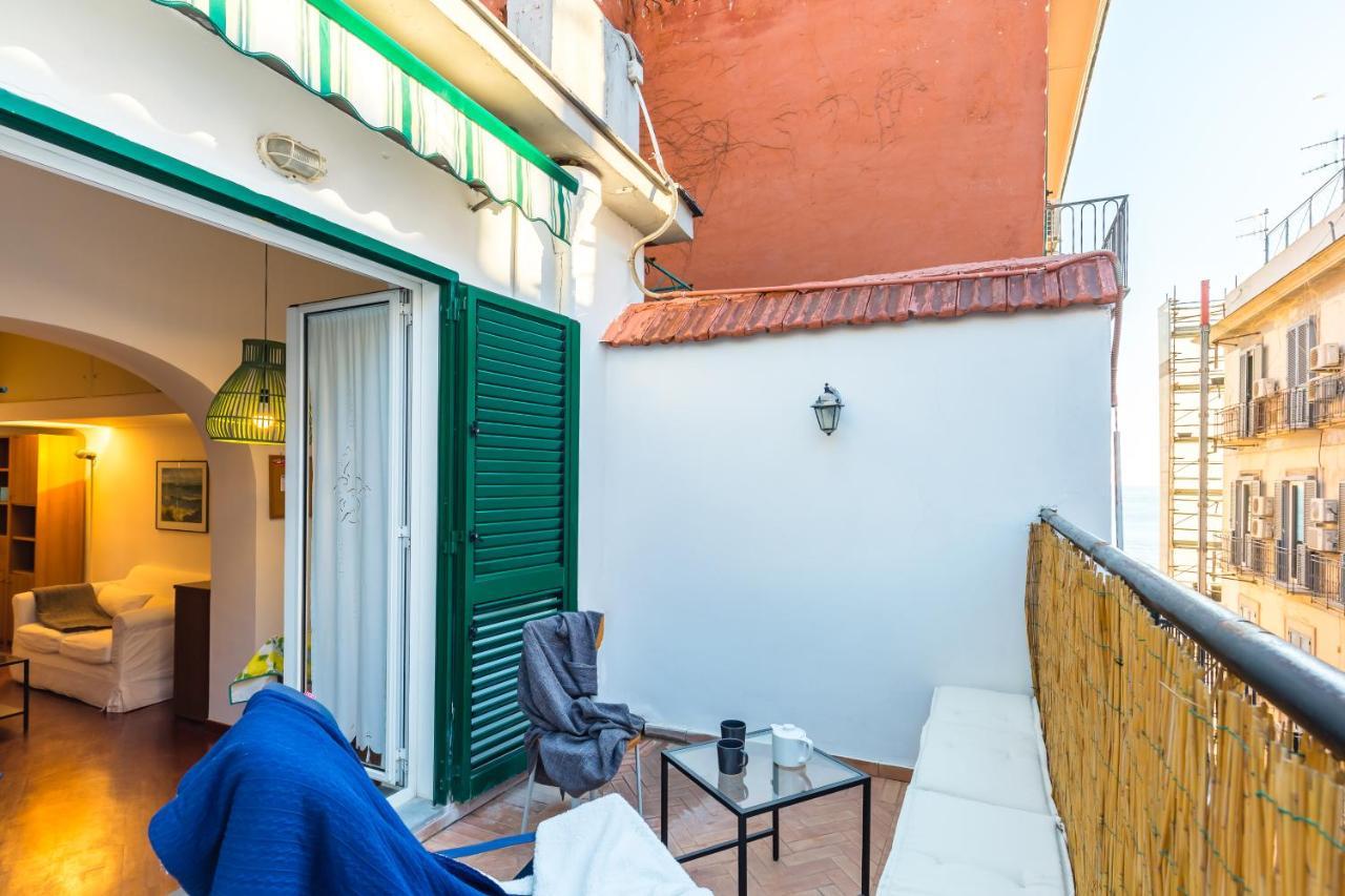 Parthenope'S Eye On The Seafront By Napoliapartments Extérieur photo