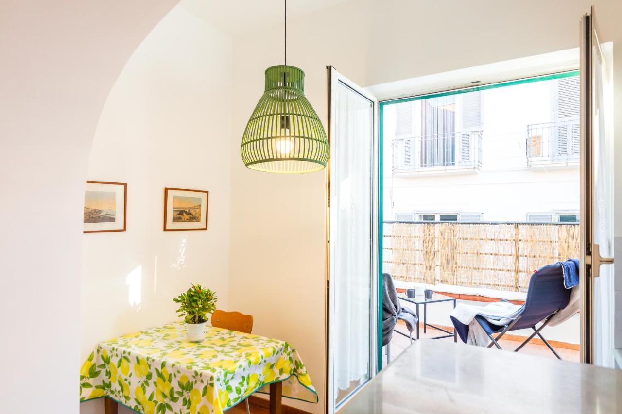 Parthenope'S Eye On The Seafront By Napoliapartments Extérieur photo